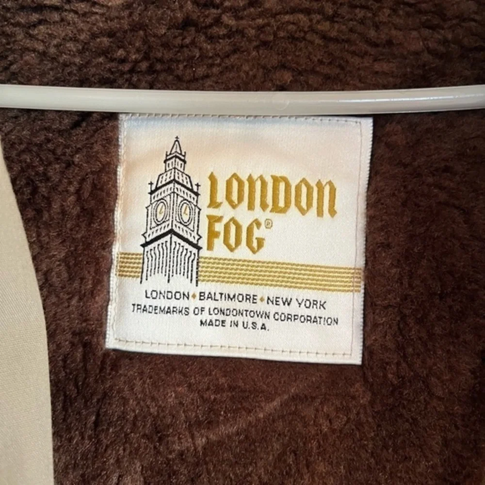 London Fog Men’s Vintage Lined Trench‎ Coat Size 42 Reg. Tan Button Down